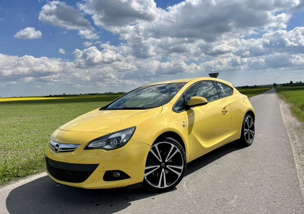Opel Astra cena 32900 przebieg: 169000, rok produkcji 2012 z Gostyń małe 436